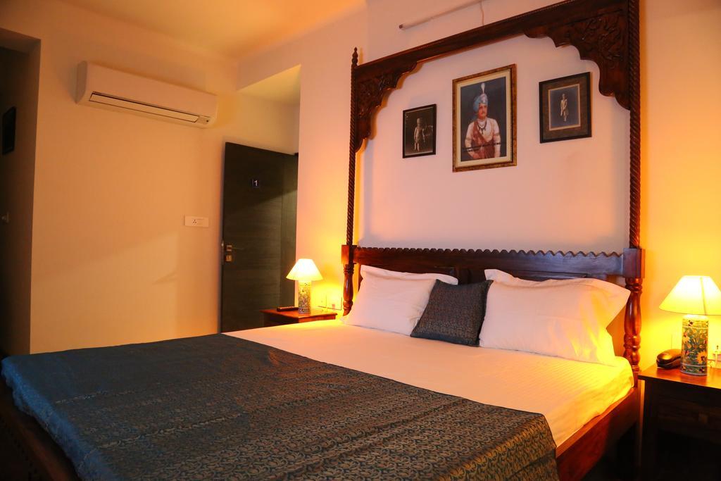 Saket Inn Jaipur Habitación foto